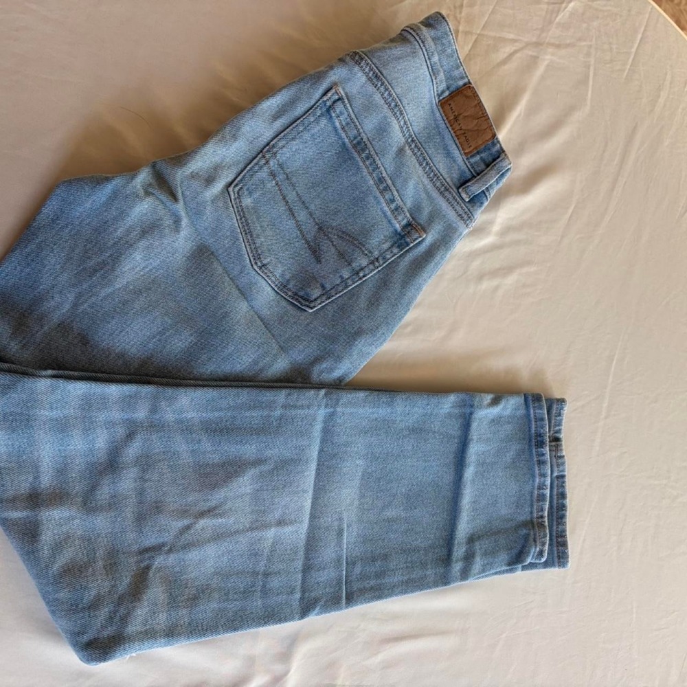 American Eagle Outfitters blue denim jeans